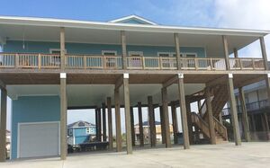 Fema crs building-elevated-posts-enclosure-parking.jpg